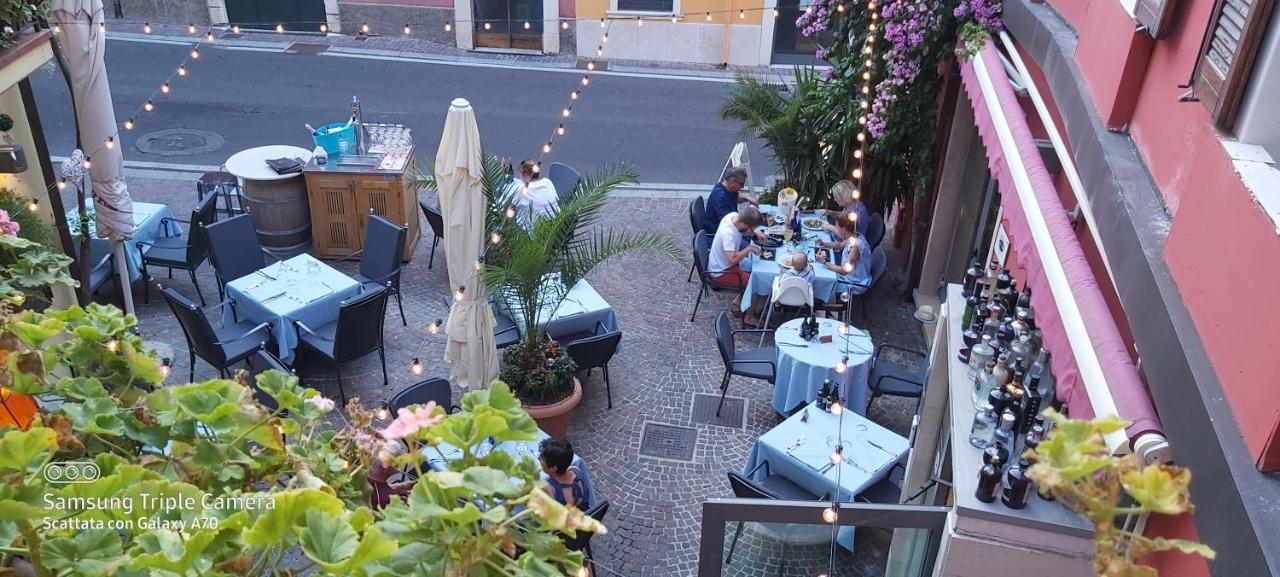 Hotel Danieli La Castellana Lago Di Garda Brenzone sul Garda Exteriör bild
