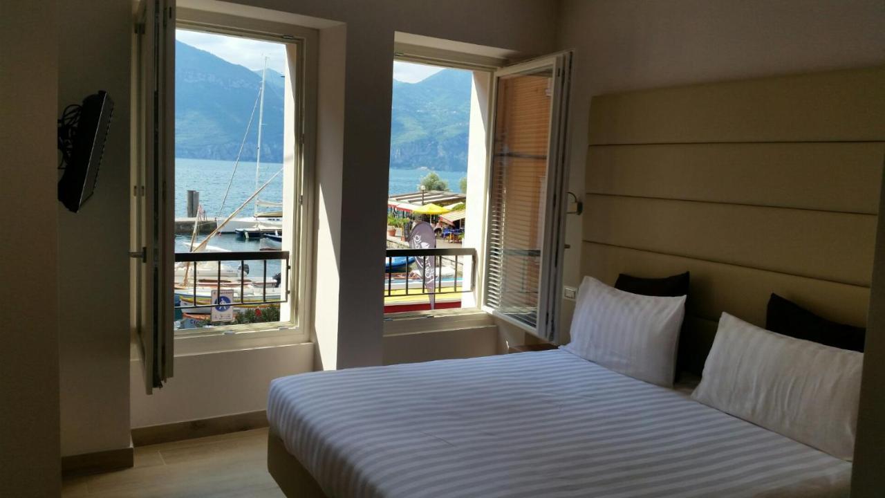 Hotel Danieli La Castellana Lago Di Garda Brenzone sul Garda Exteriör bild