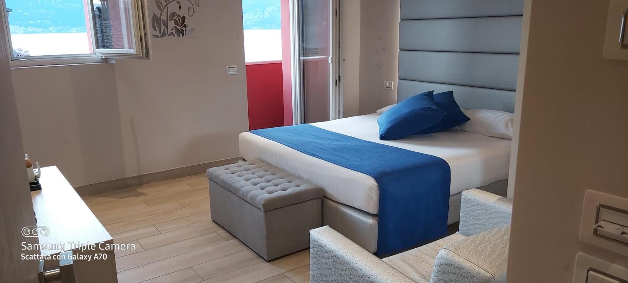 Hotel Danieli La Castellana Lago Di Garda Brenzone sul Garda Exteriör bild