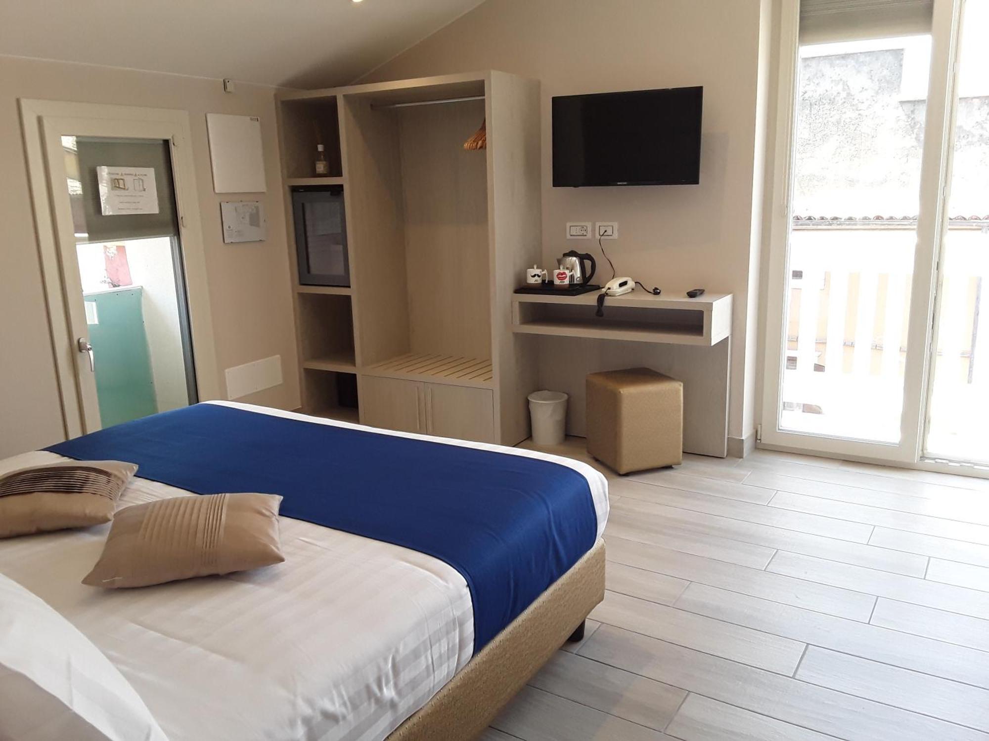 Hotel Danieli La Castellana Lago Di Garda Brenzone sul Garda Exteriör bild