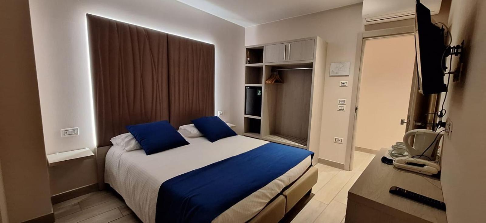 Hotel Danieli La Castellana Lago Di Garda Brenzone sul Garda Exteriör bild