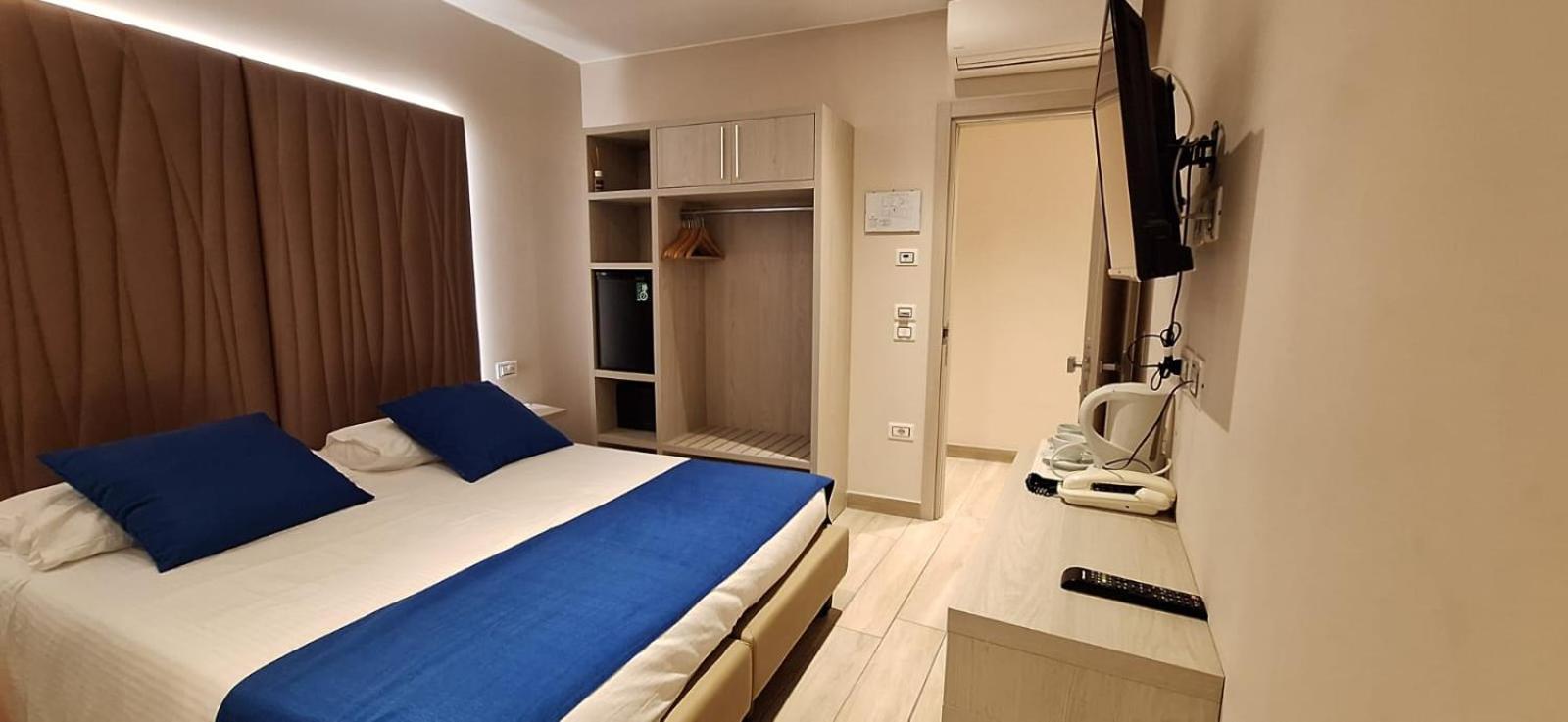 Hotel Danieli La Castellana Lago Di Garda Brenzone sul Garda Exteriör bild