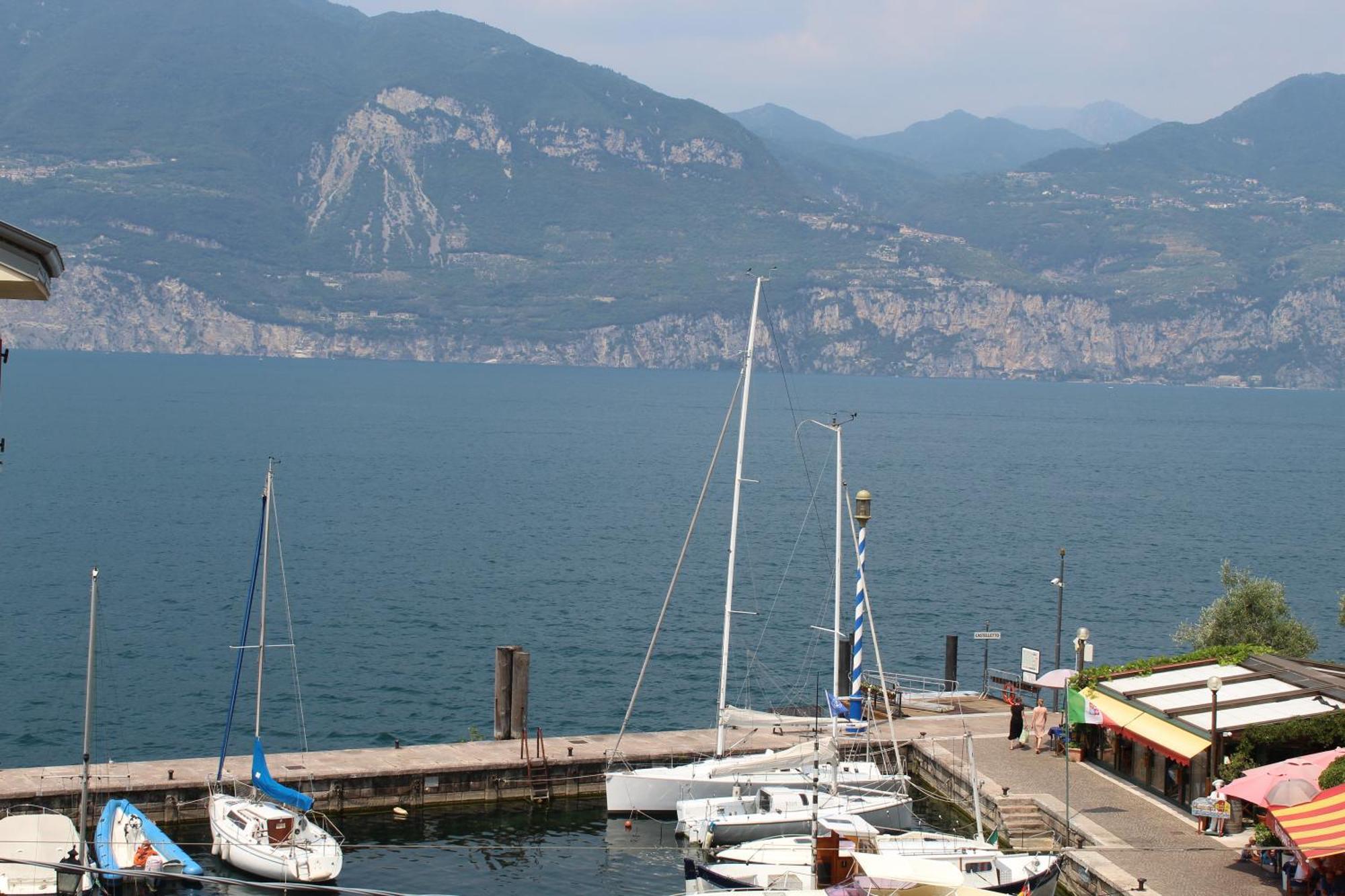 Hotel Danieli La Castellana Lago Di Garda Brenzone sul Garda Exteriör bild